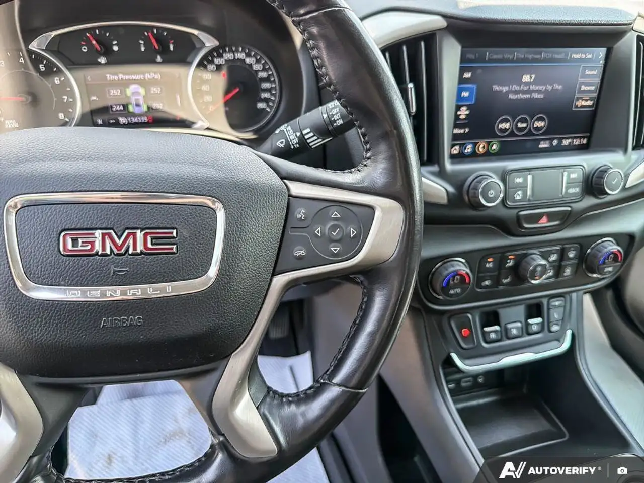 GMC Terrain photo GMC Terrain