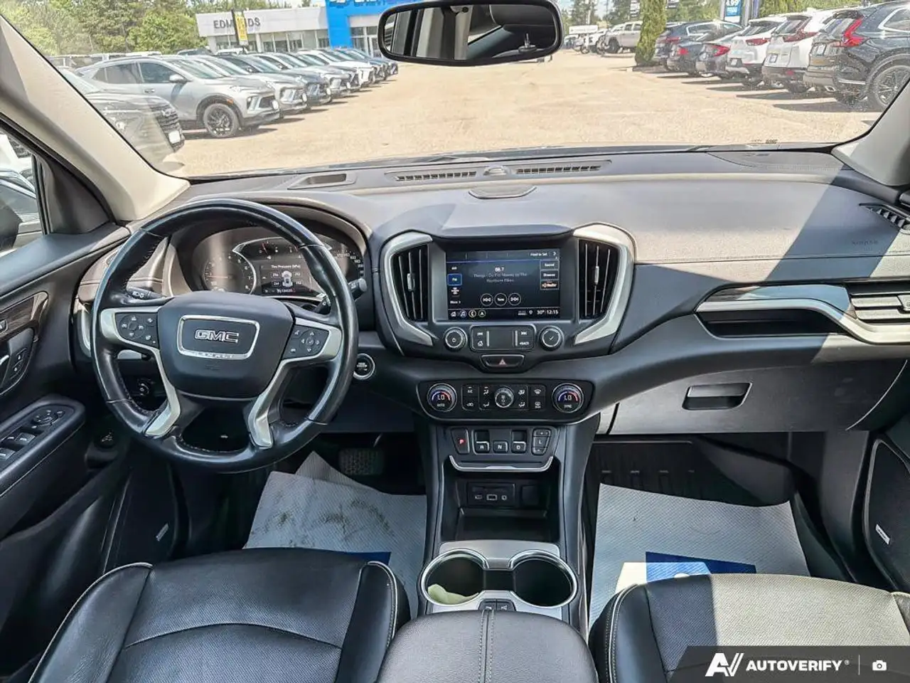GMC Terrain photo GMC Terrain