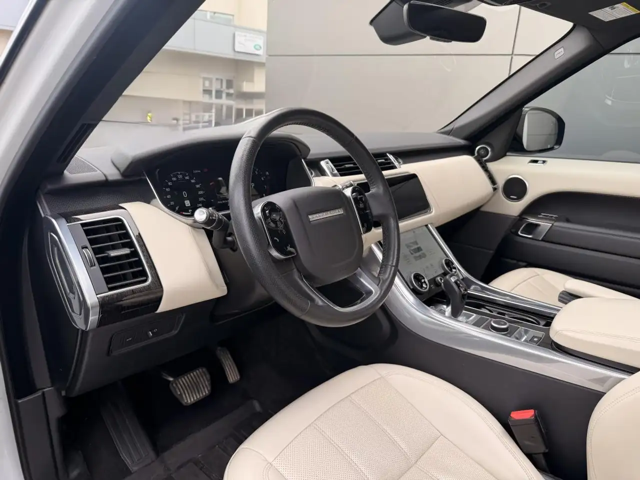 Land Rover Range Rover Sport photo Land Rover Range Rover Sport