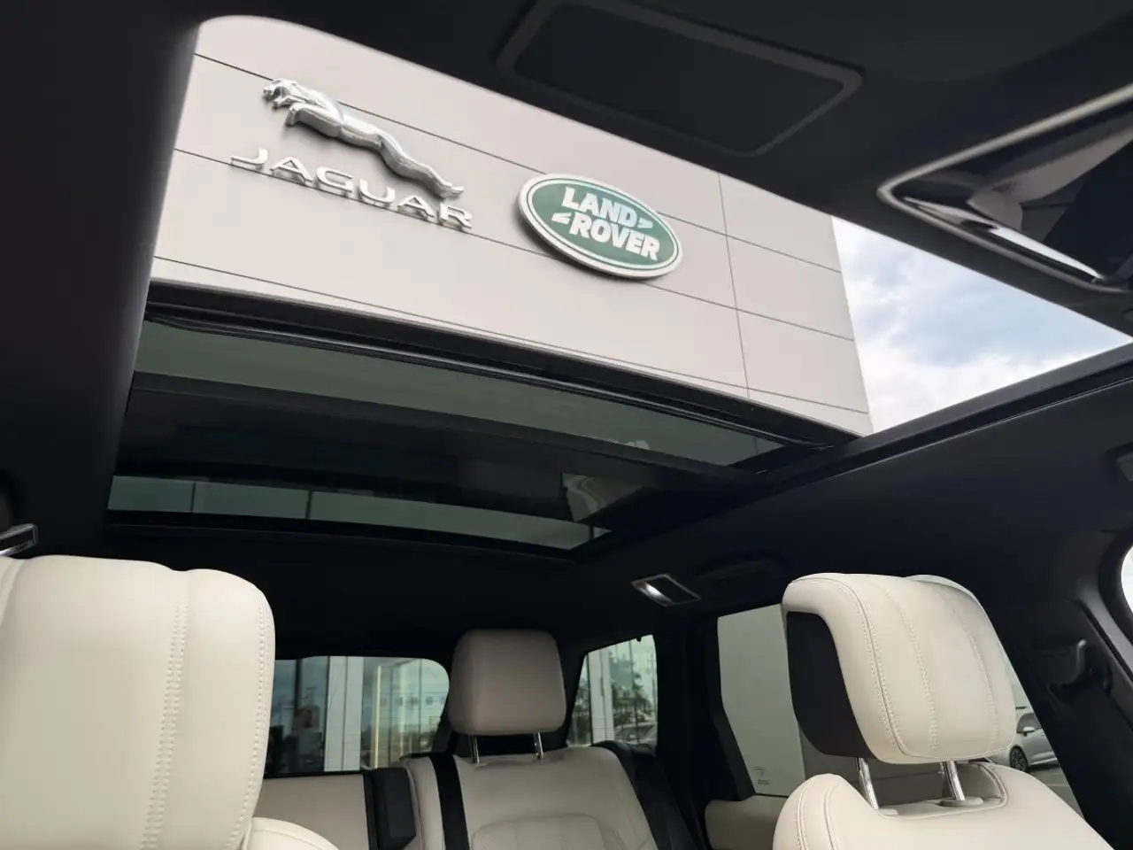 Land Rover Range Rover Sport photo Land Rover Range Rover Sport
