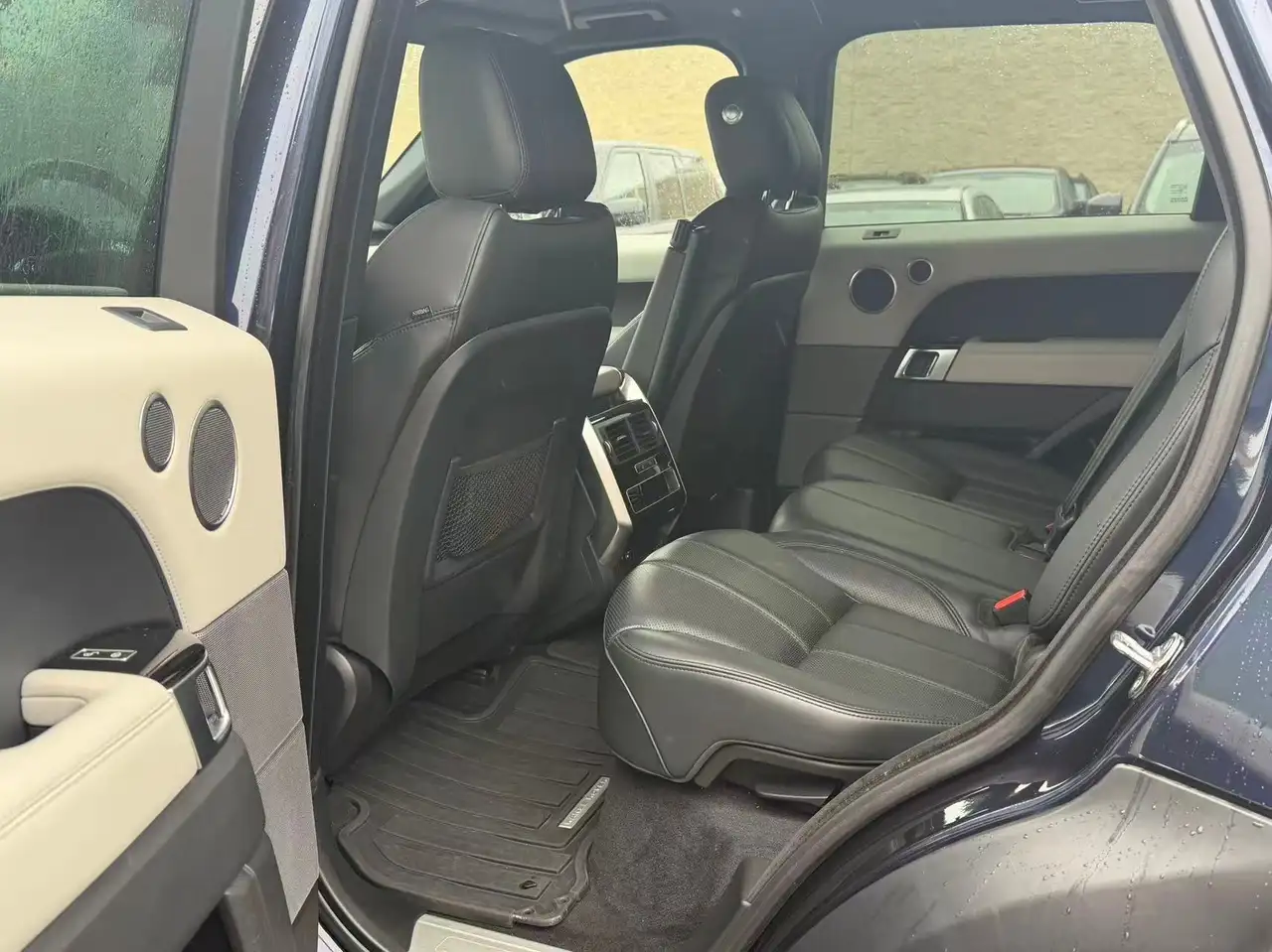 Land Rover Range Rover Sport снимка Land Rover Range Rover Sport