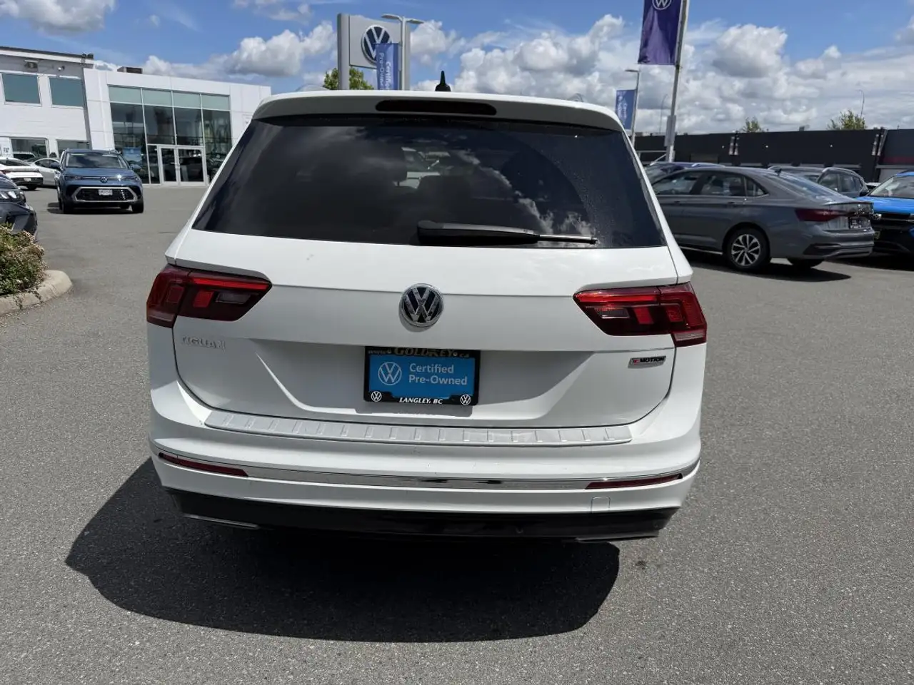 Volkswagen Tiguan photo Volkswagen Tiguan