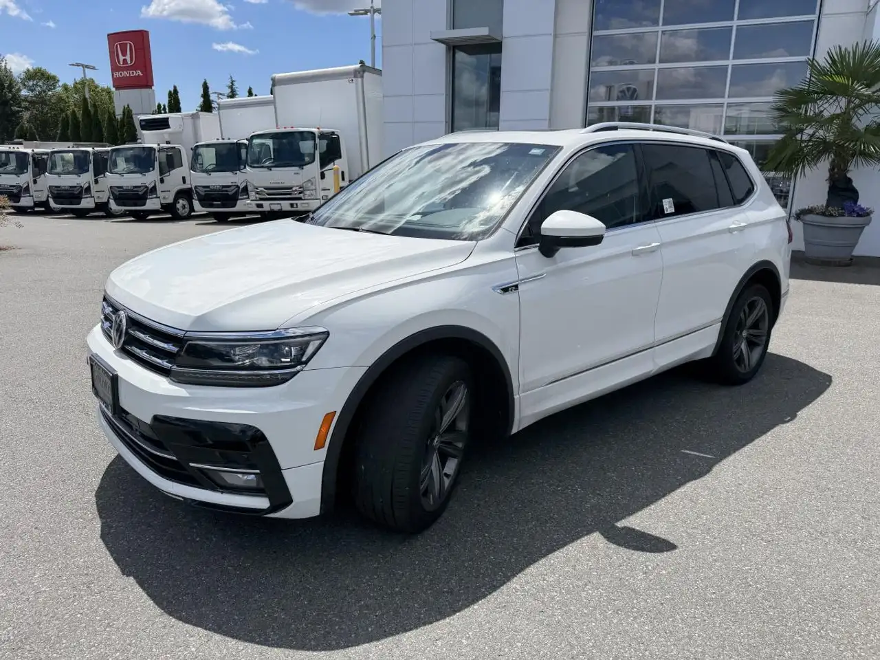 Volkswagen Tiguan photo Volkswagen Tiguan