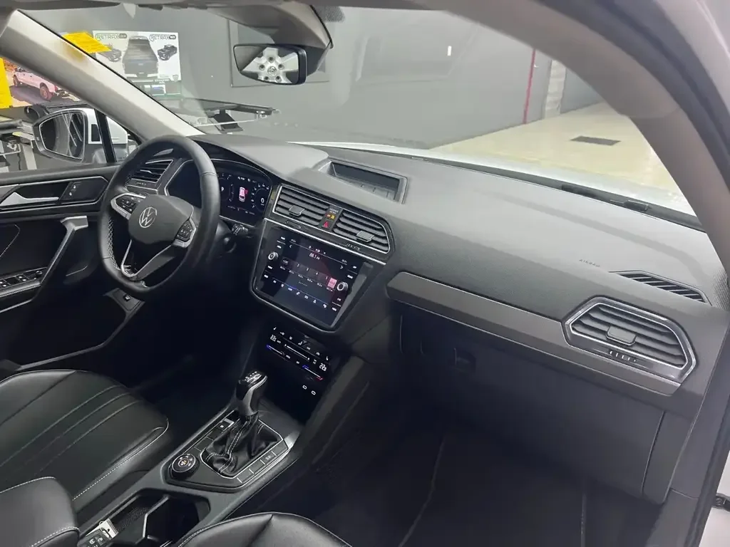 Volkswagen Tiguan снимка Volkswagen Tiguan