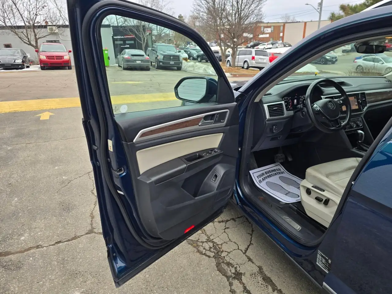 Volkswagen Atlas снимка Volkswagen Atlas