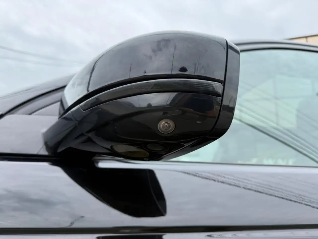 Land Rover Discovery Sport снимка Land Rover Discovery Sport