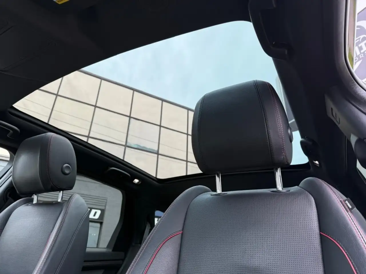 Land Rover Discovery Sport снимка Land Rover Discovery Sport