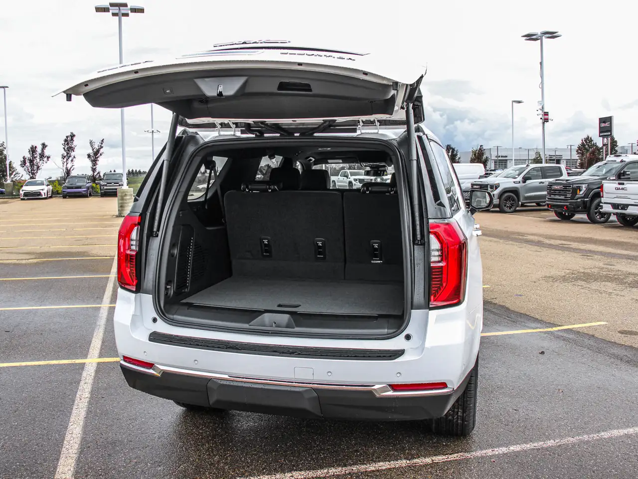 GMC Yukon photo GMC Yukon