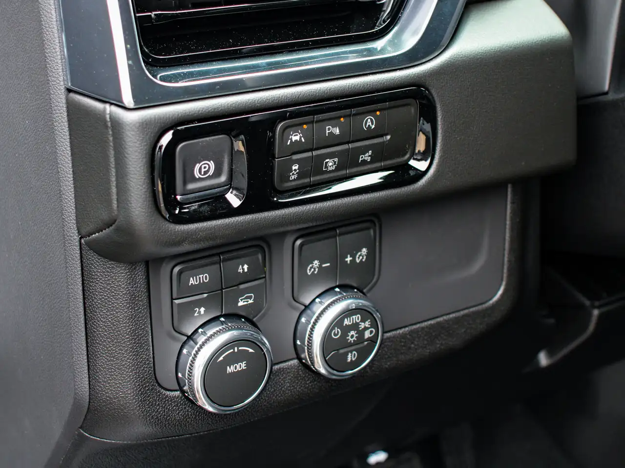 GMC Yukon photo GMC Yukon