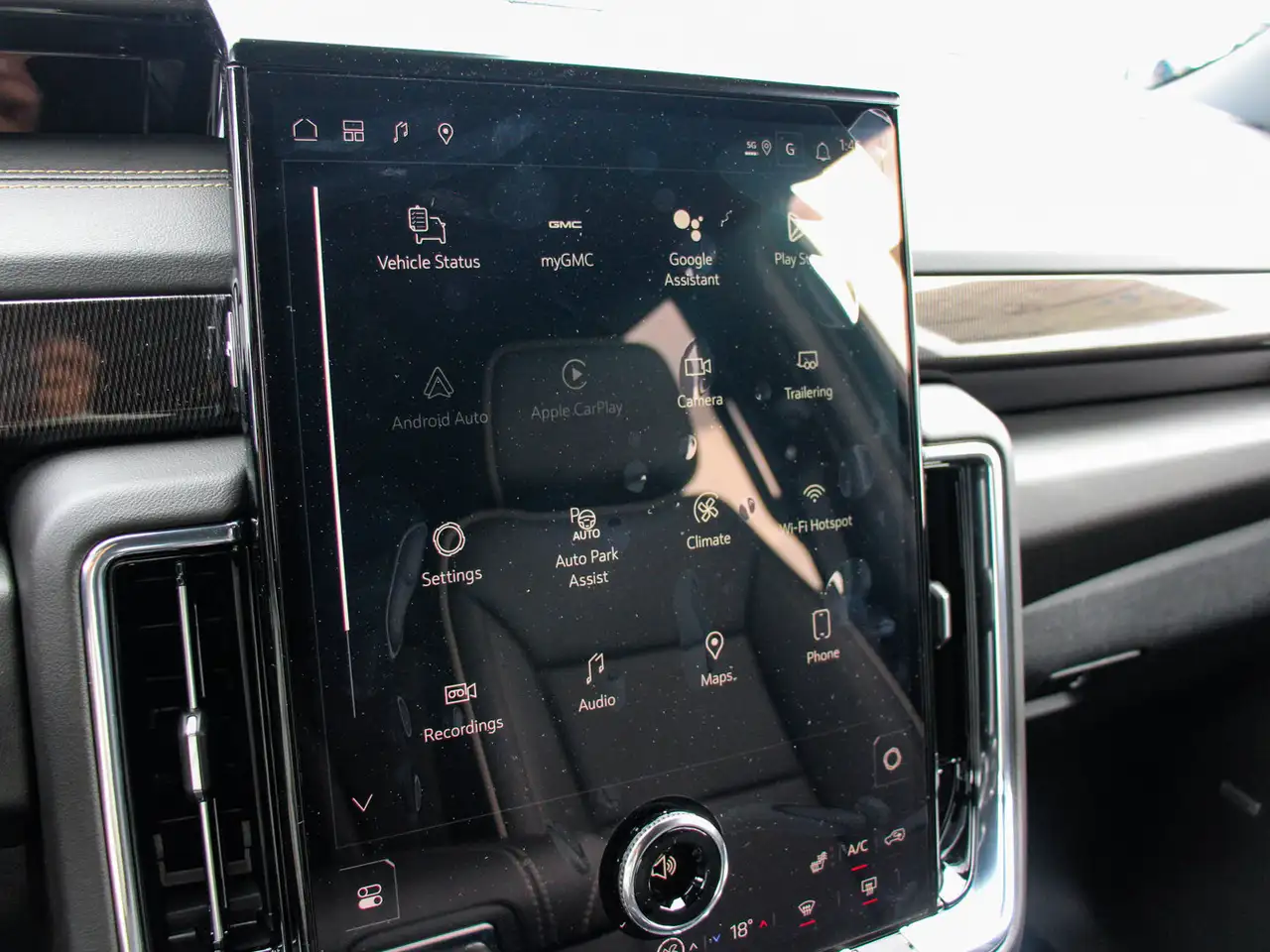GMC Yukon photo GMC Yukon