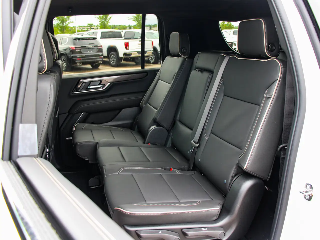 GMC Yukon photo GMC Yukon