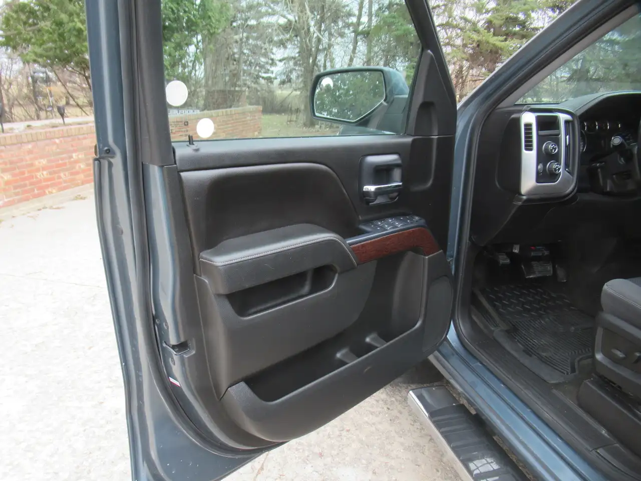 GMC Sierra 1500 снимка GMC Sierra 1500