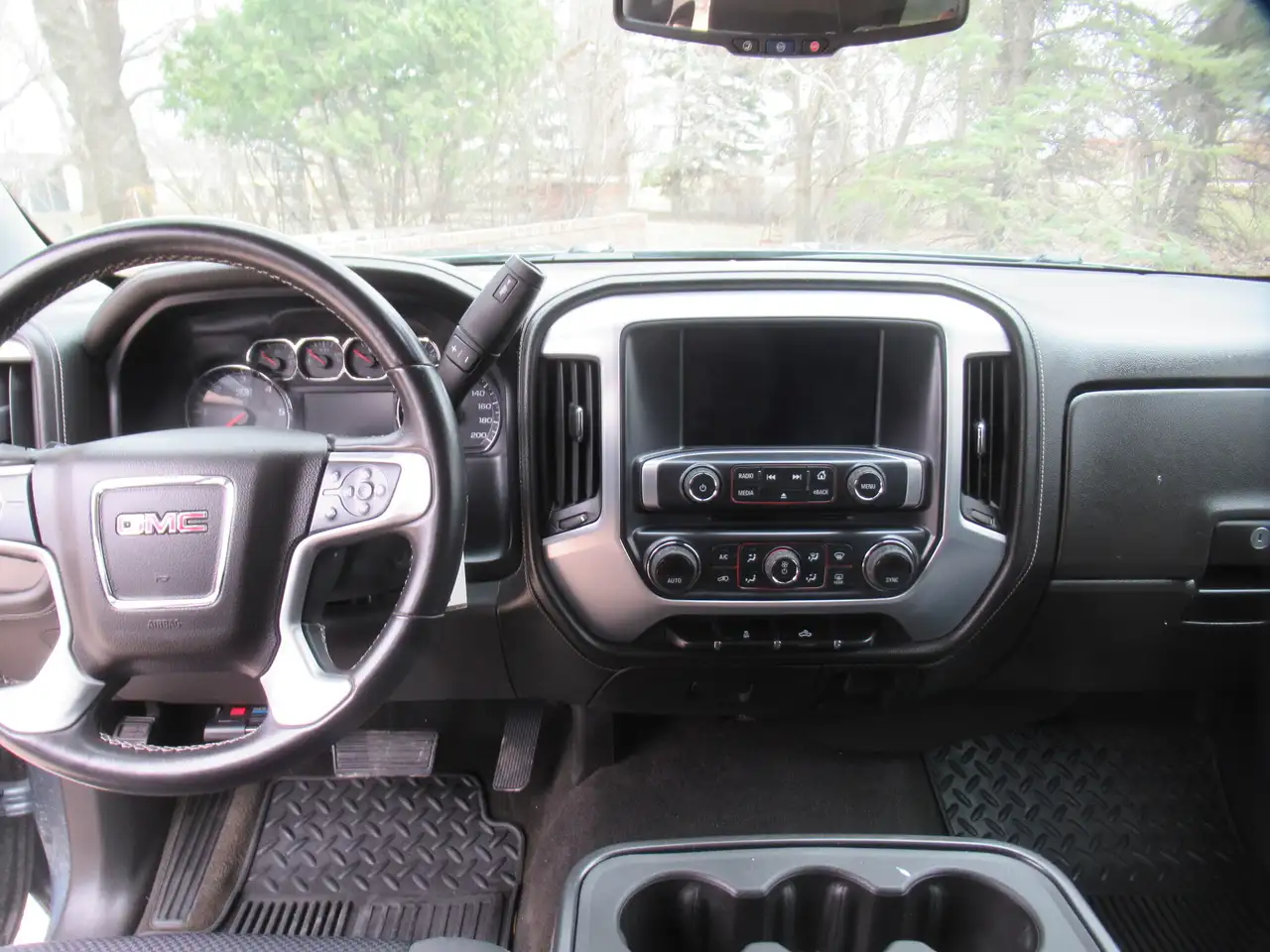 GMC Sierra 1500 снимка GMC Sierra 1500