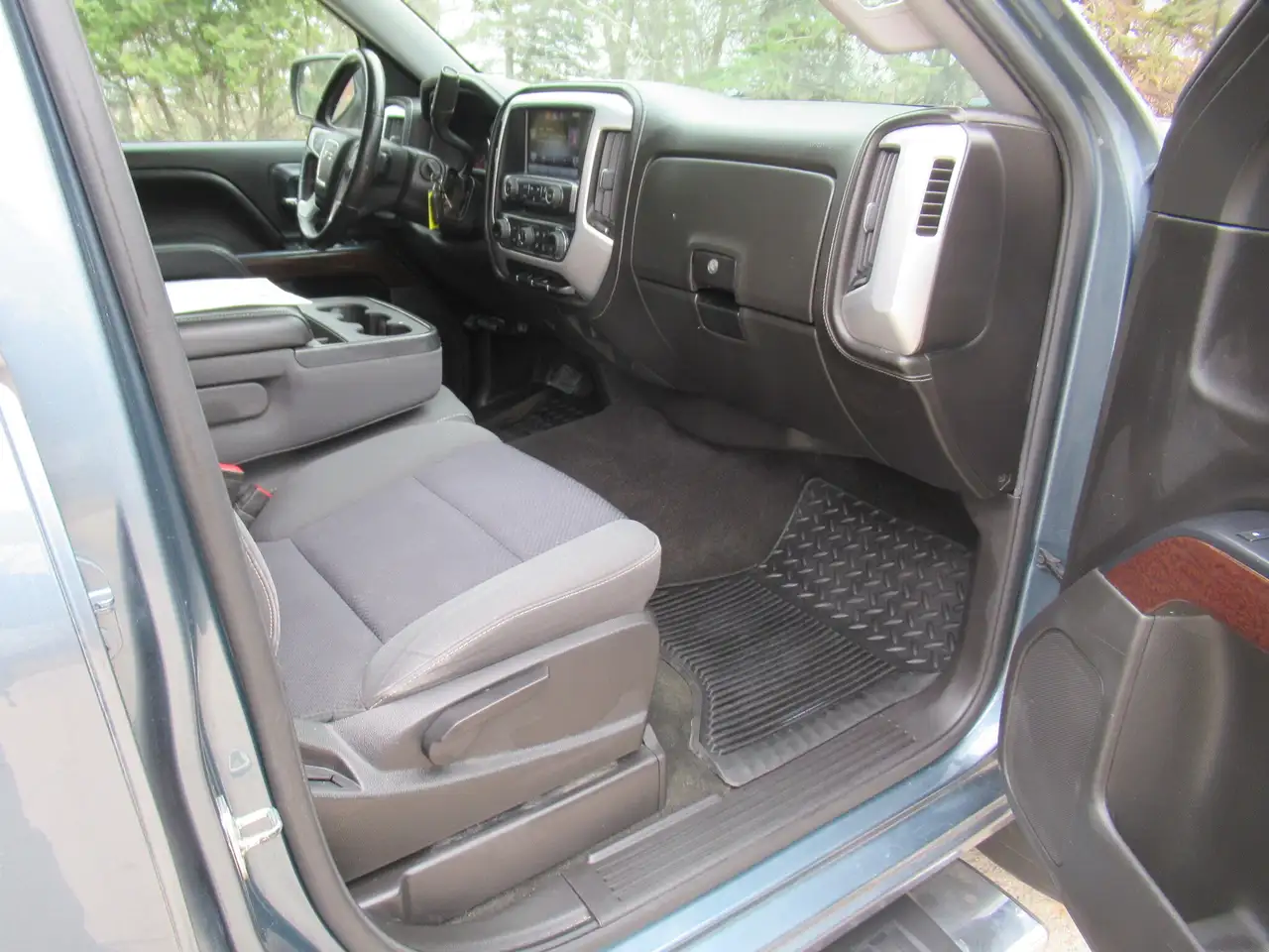 GMC Sierra 1500 снимка GMC Sierra 1500