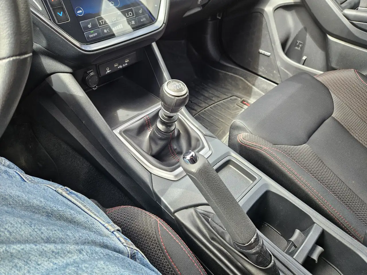 Subaru WRX снимка Subaru WRX