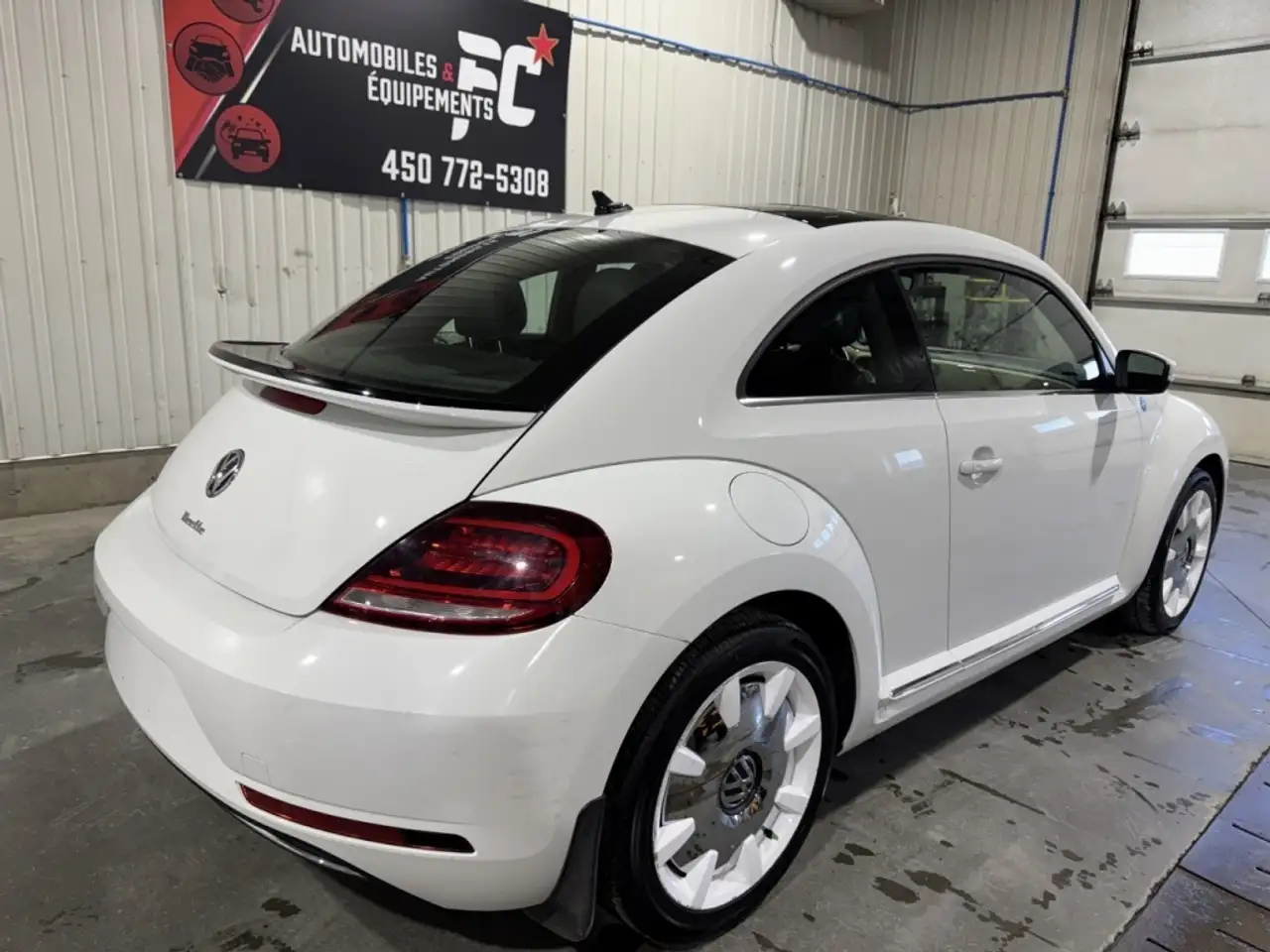 Volkswagen Beetle photo Volkswagen Beetle