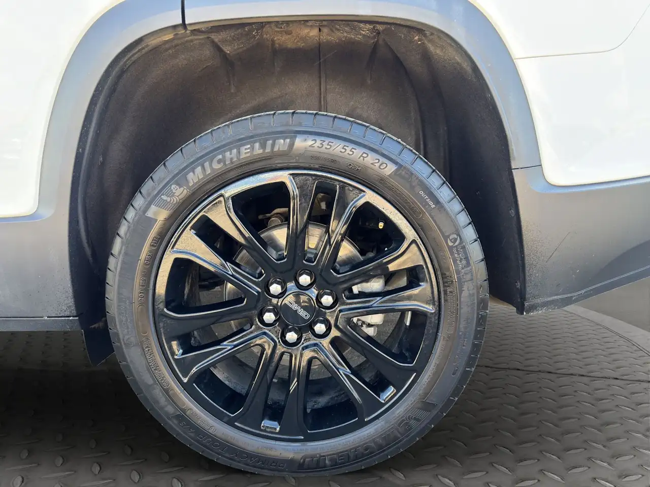 GMC Acadia photo GMC Acadia