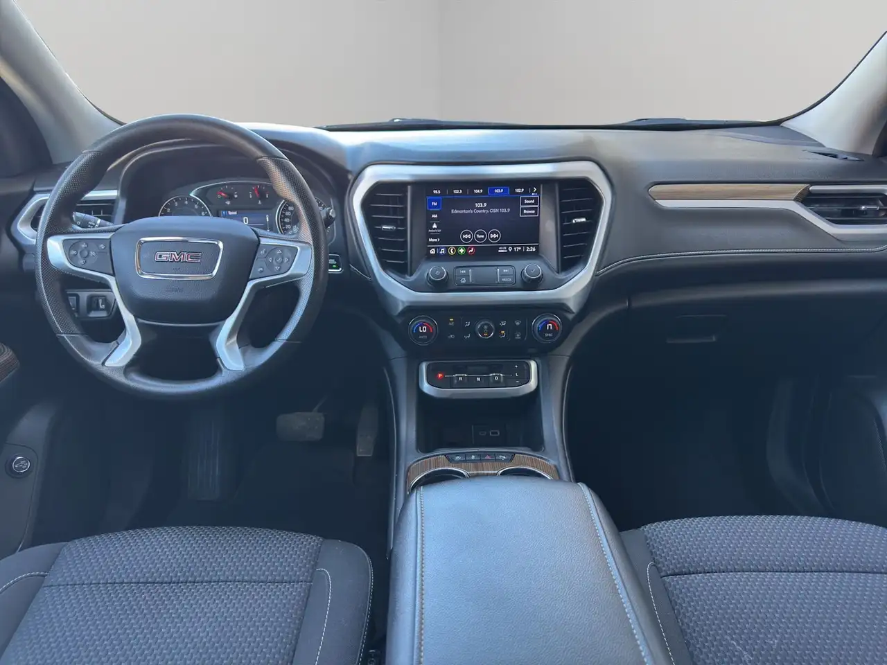 GMC Acadia photo GMC Acadia