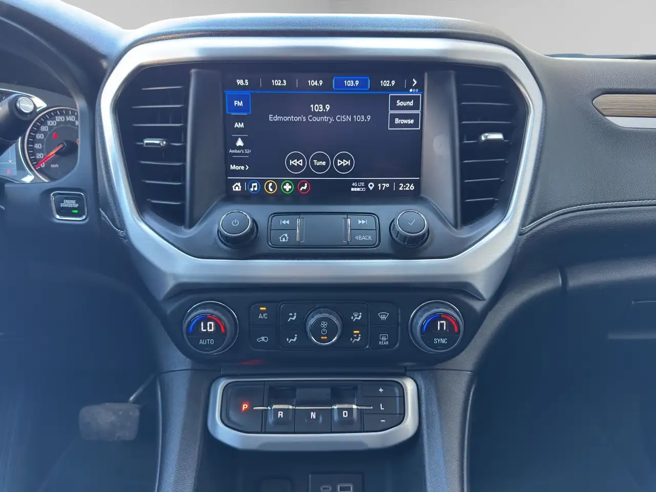 GMC Acadia photo GMC Acadia