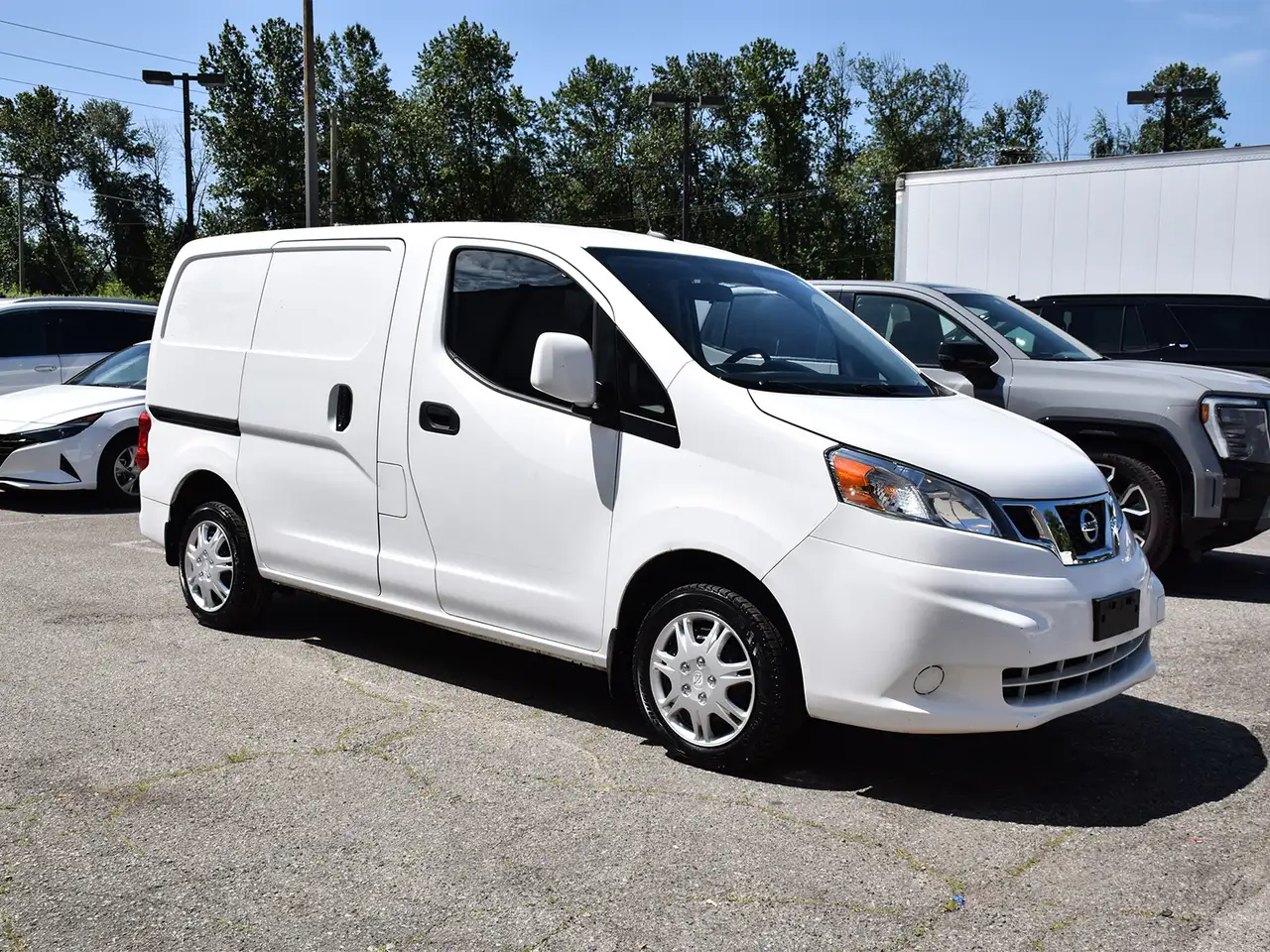 Nissan NV200 снимка Nissan NV200
