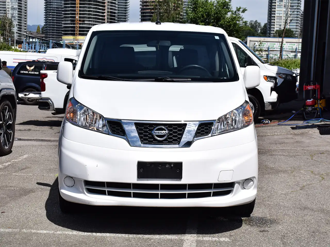 Nissan NV200 снимка Nissan NV200