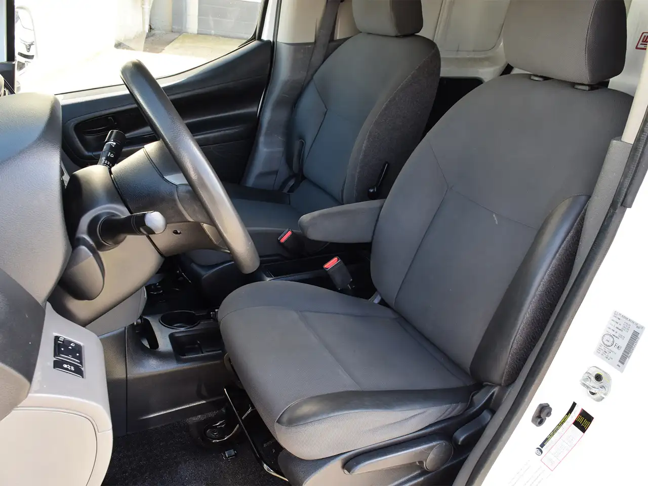 Nissan NV200 снимка Nissan NV200