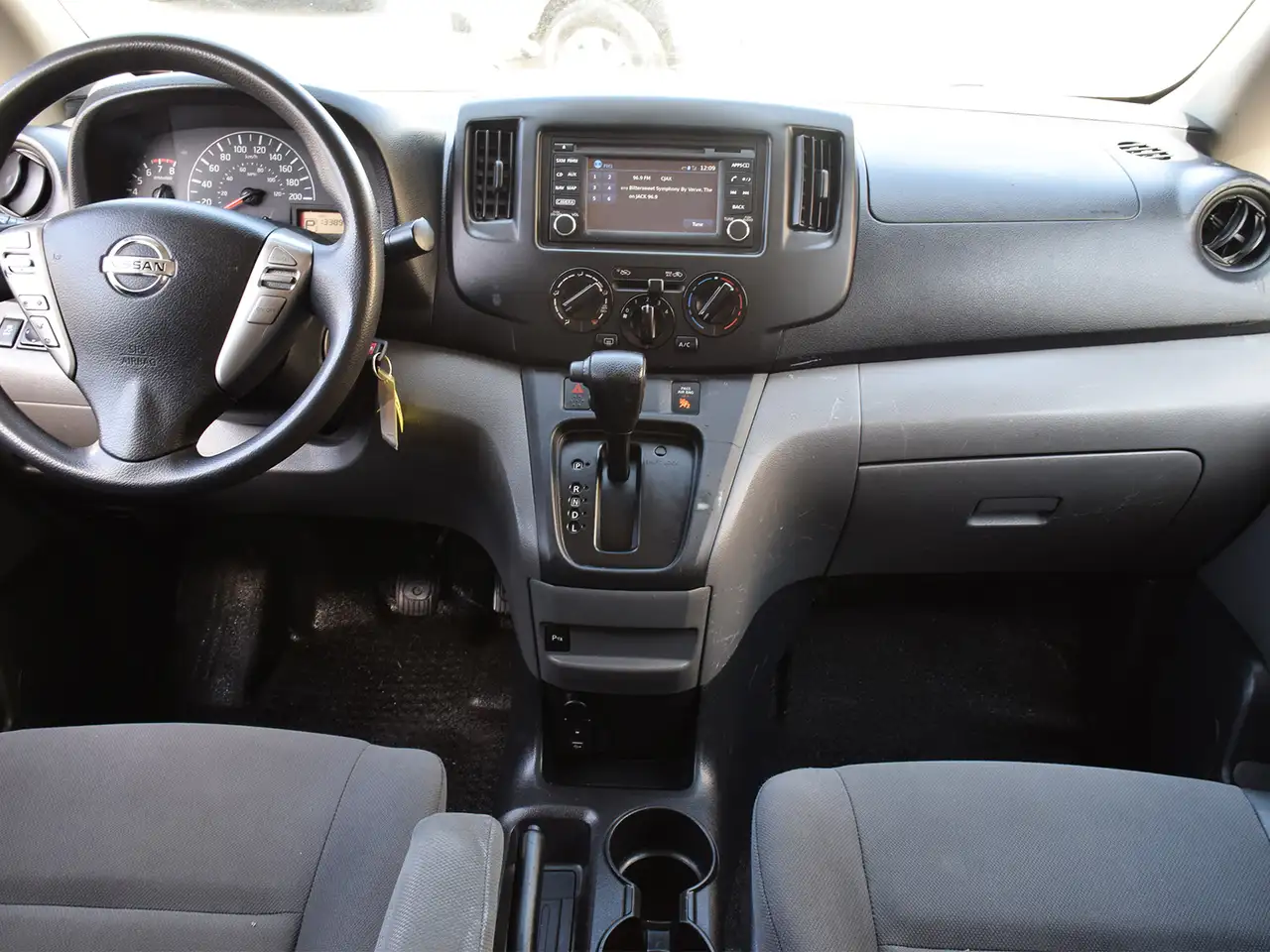 Nissan NV200 снимка Nissan NV200