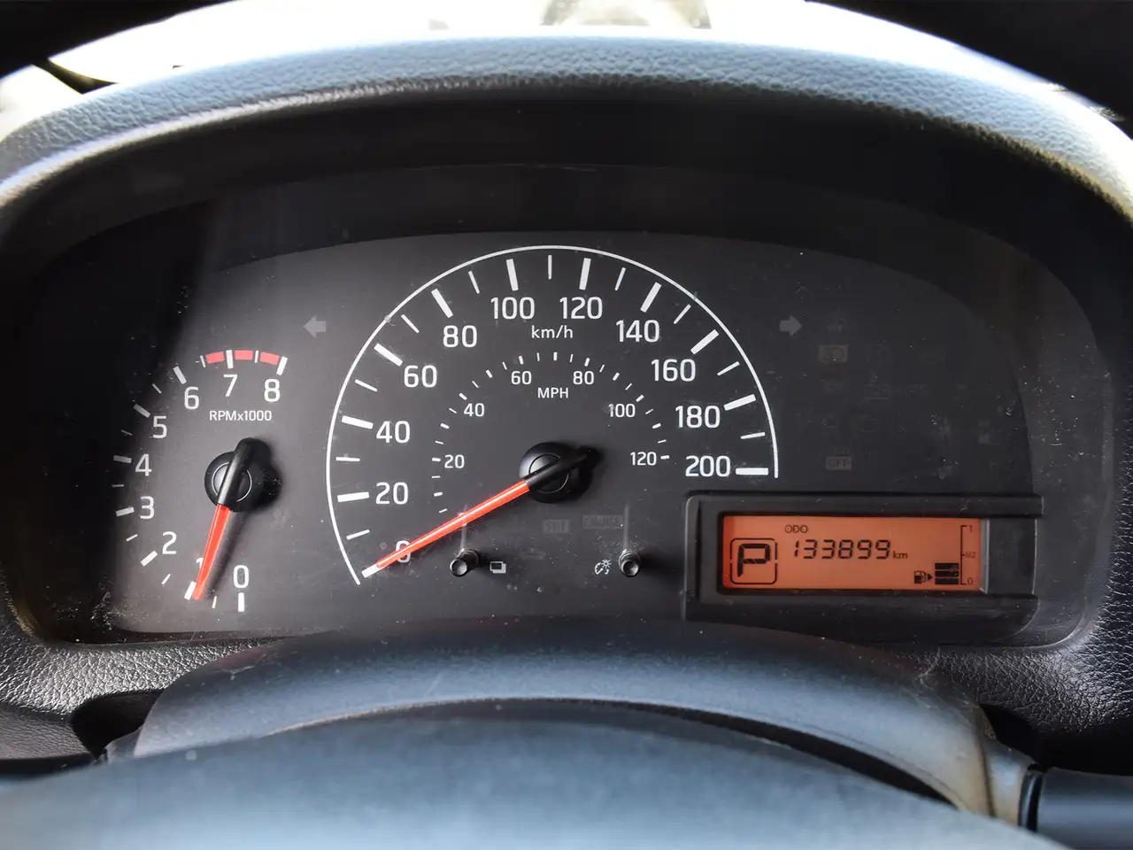Nissan NV200 снимка Nissan NV200