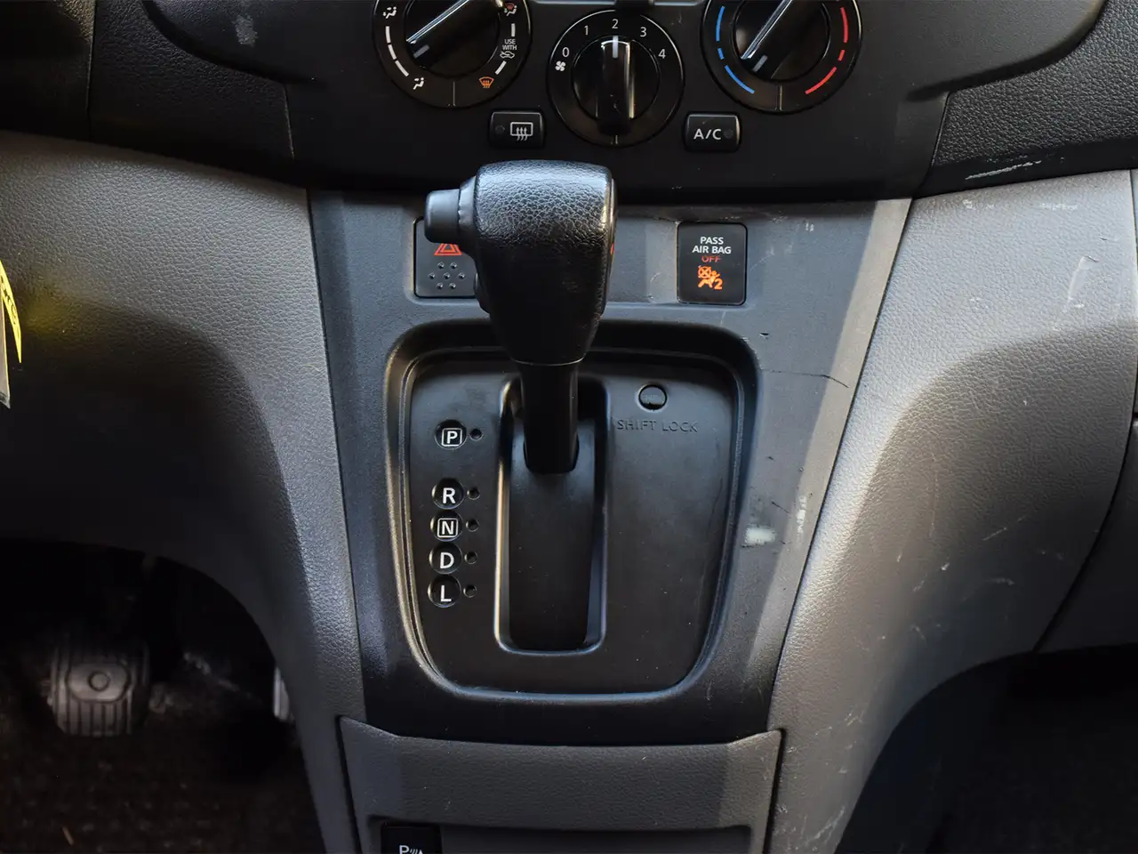 Nissan NV200 снимка Nissan NV200