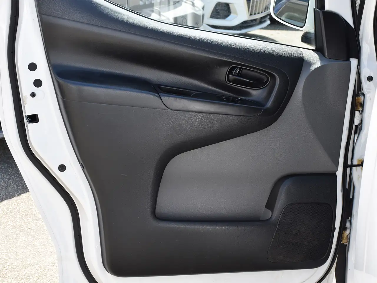 Nissan NV200 снимка Nissan NV200