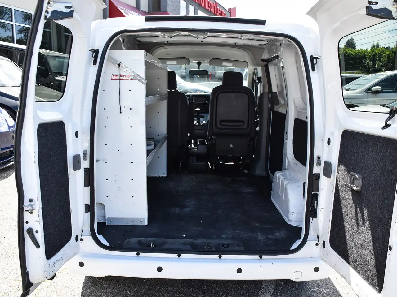 Nissan NV200 снимка Nissan NV200