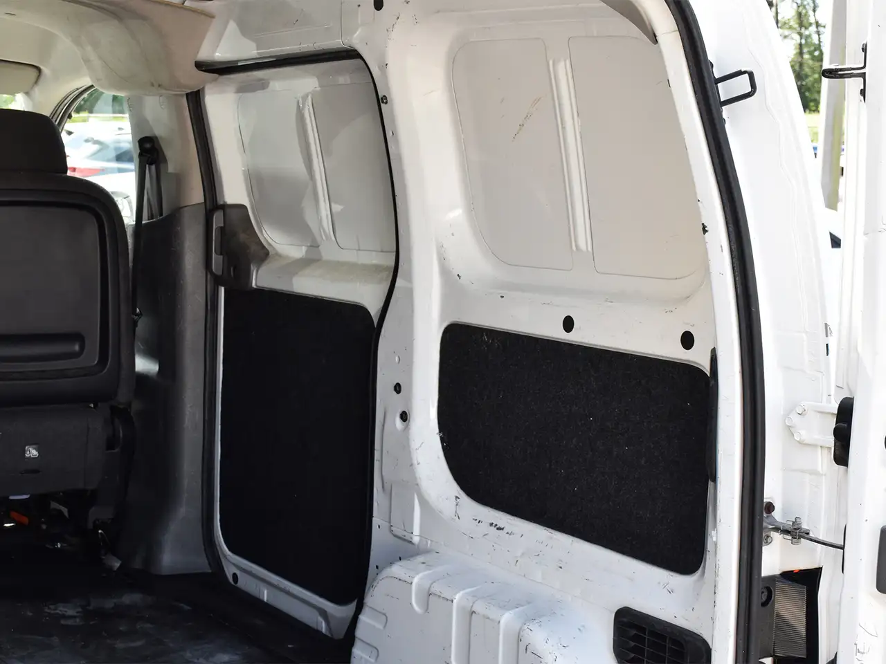 Nissan NV200 снимка Nissan NV200