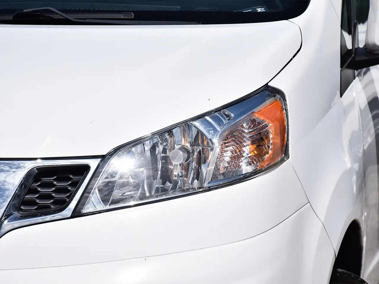 Nissan NV200 снимка Nissan NV200