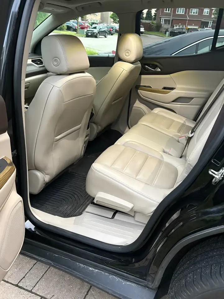 GMC Acadia снимка GMC Acadia