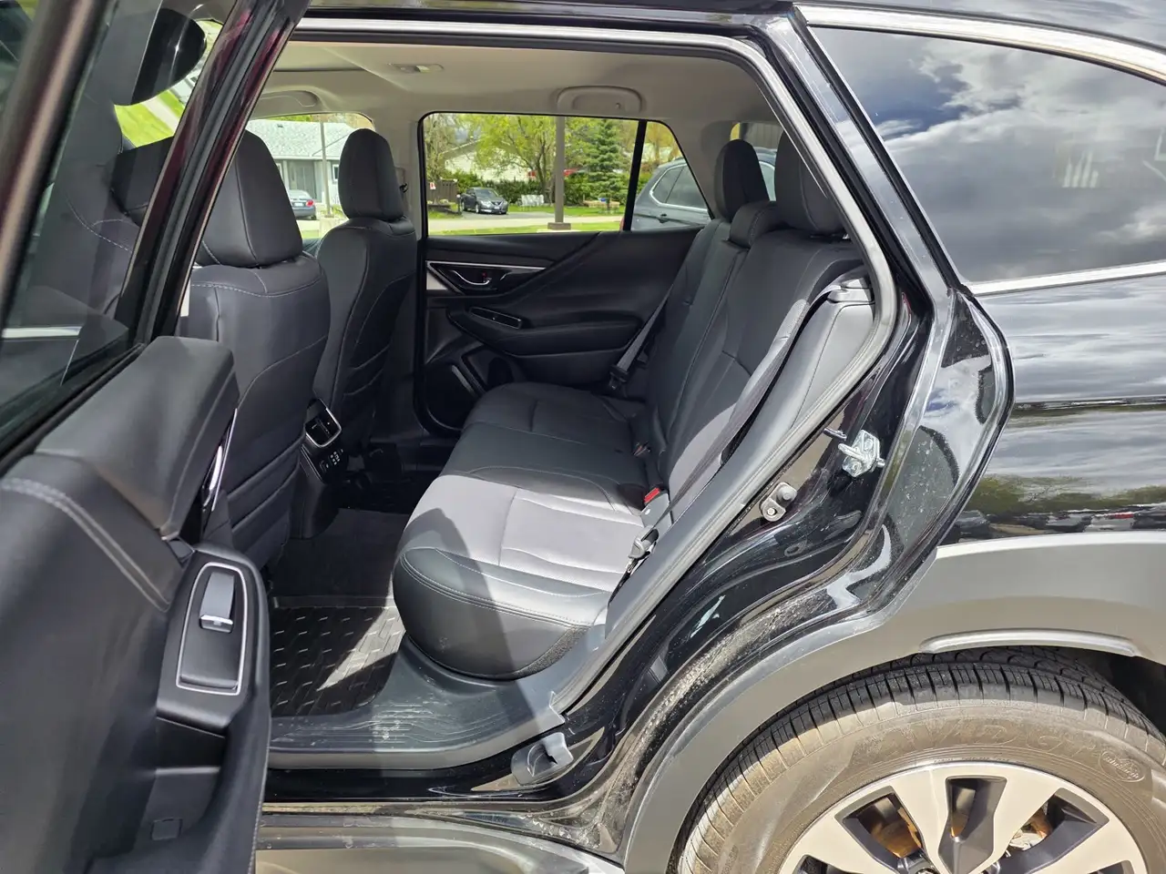 Subaru OUTBACK photo Subaru OUTBACK