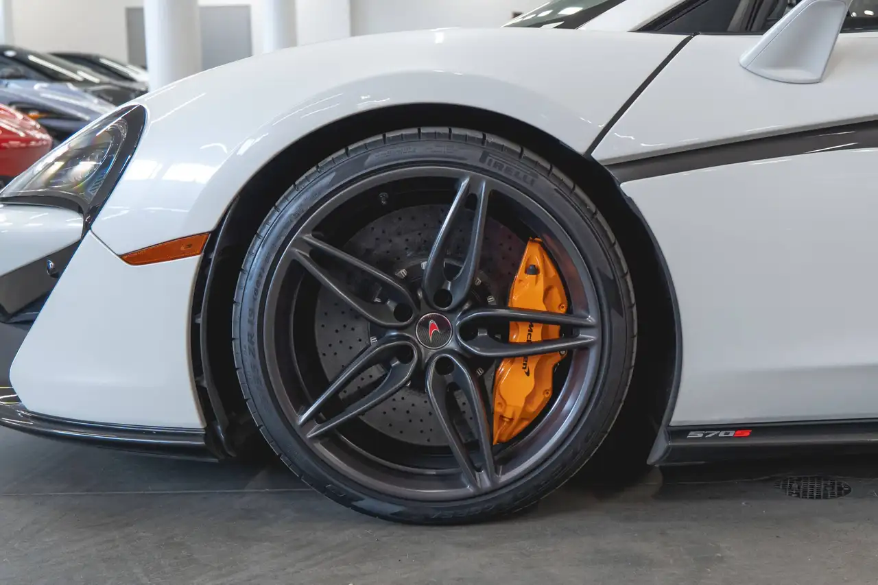 McLaren 570S photo McLaren 570S