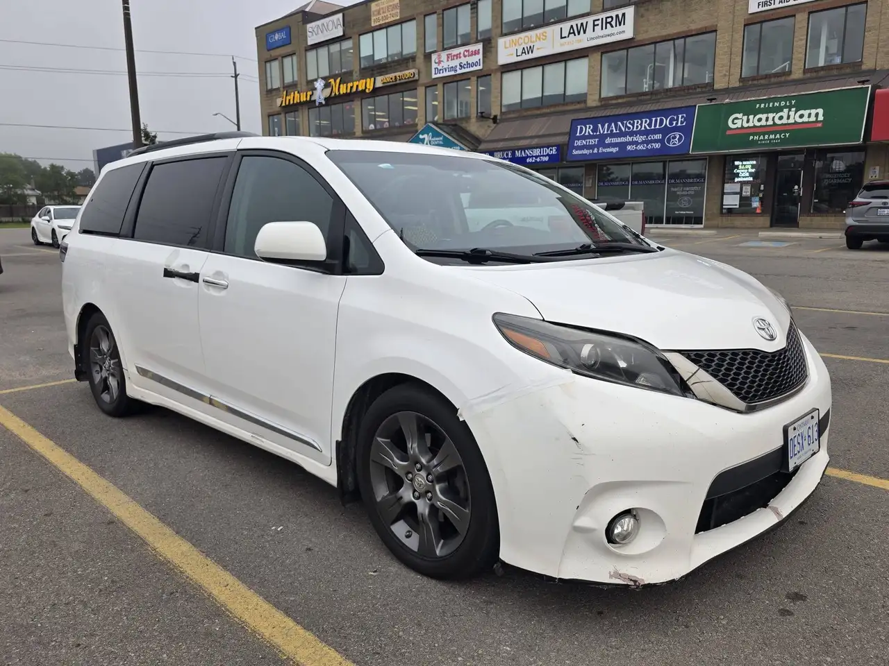 Toyota Sienna снимка Toyota Sienna