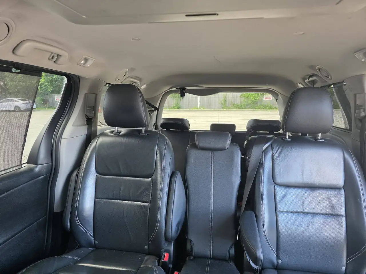 Toyota Sienna снимка Toyota Sienna