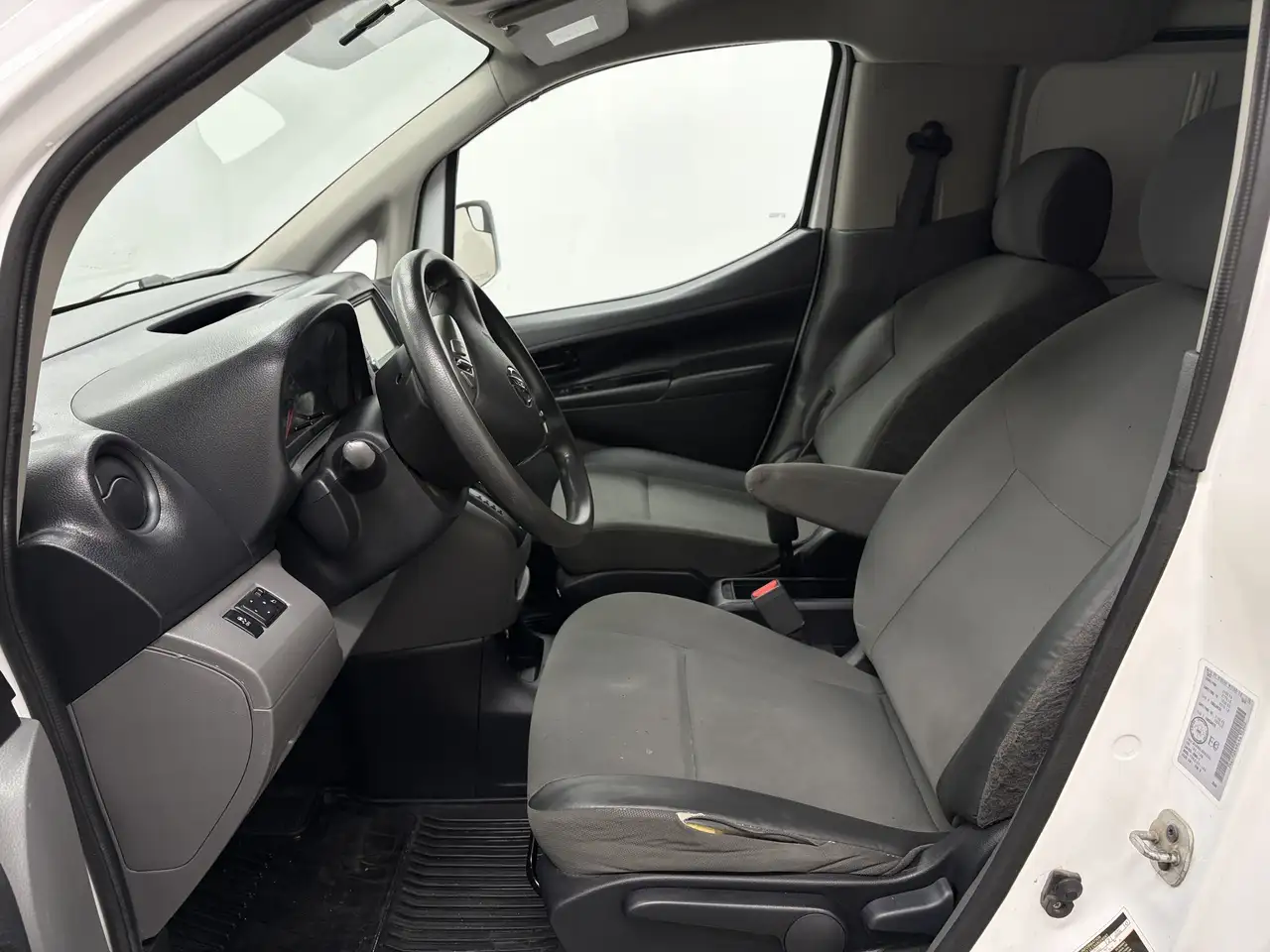 Nissan NV200 снимка Nissan NV200