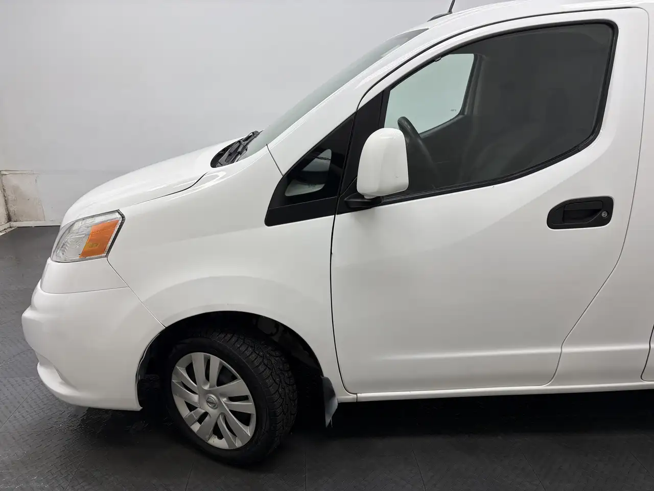 Nissan NV200 снимка Nissan NV200
