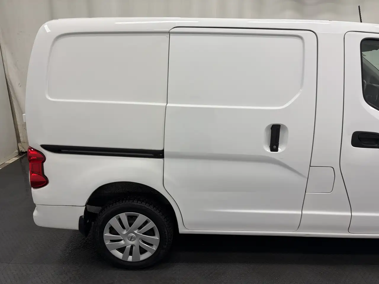 Nissan NV200 снимка Nissan NV200