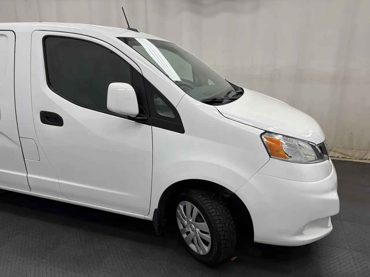 Nissan NV200 снимка Nissan NV200