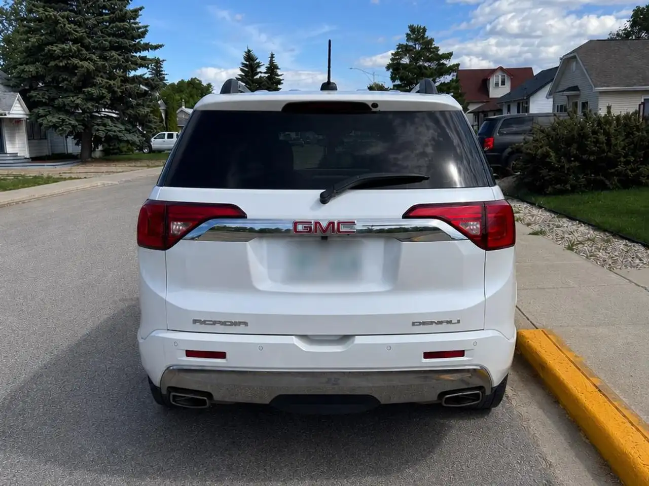 GMC Acadia photo GMC Acadia