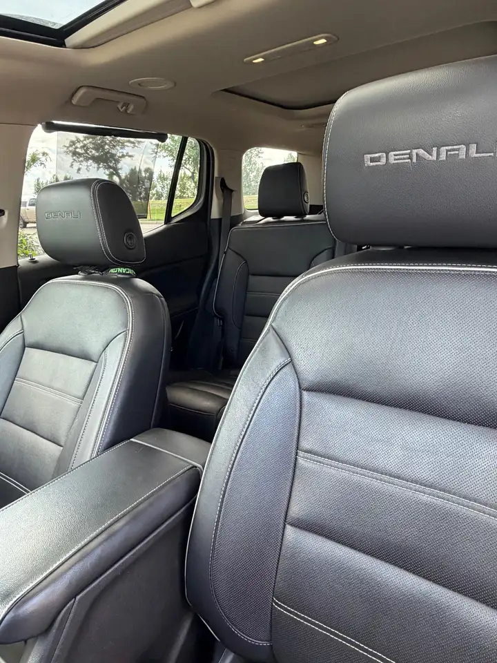 GMC Acadia photo GMC Acadia