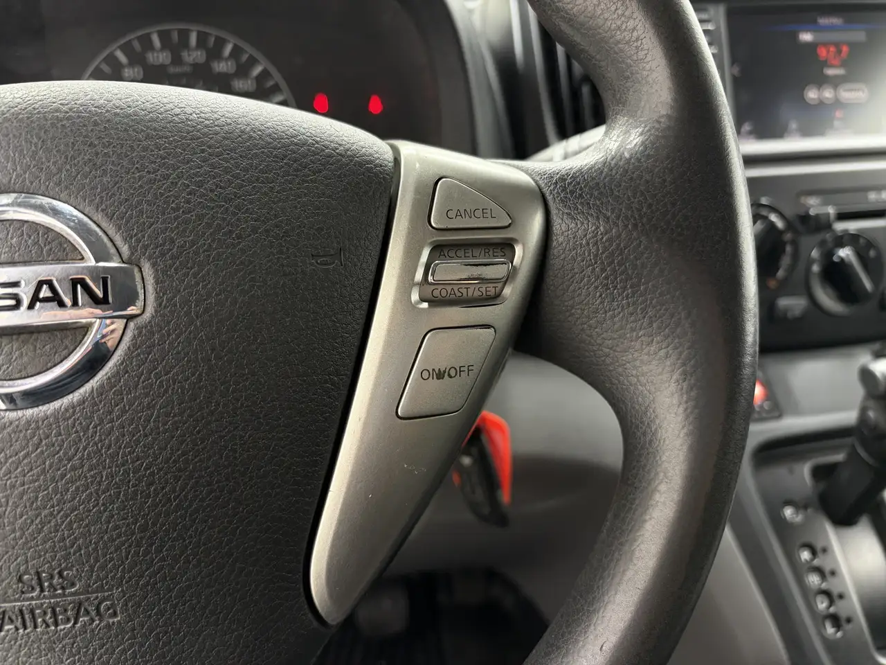 Nissan NV200 снимка Nissan NV200