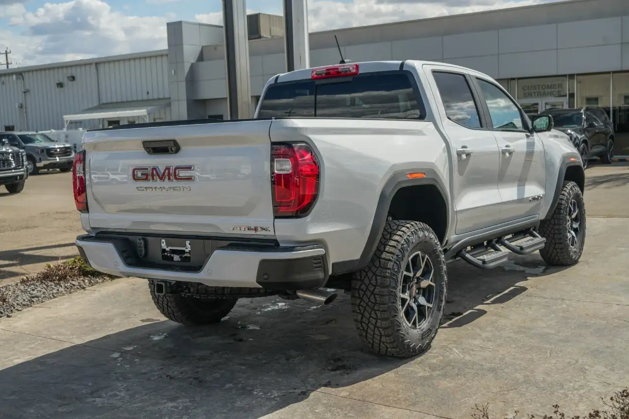 GMC Canyon снимка GMC Canyon