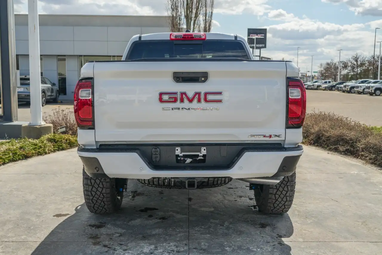 GMC Canyon снимка GMC Canyon