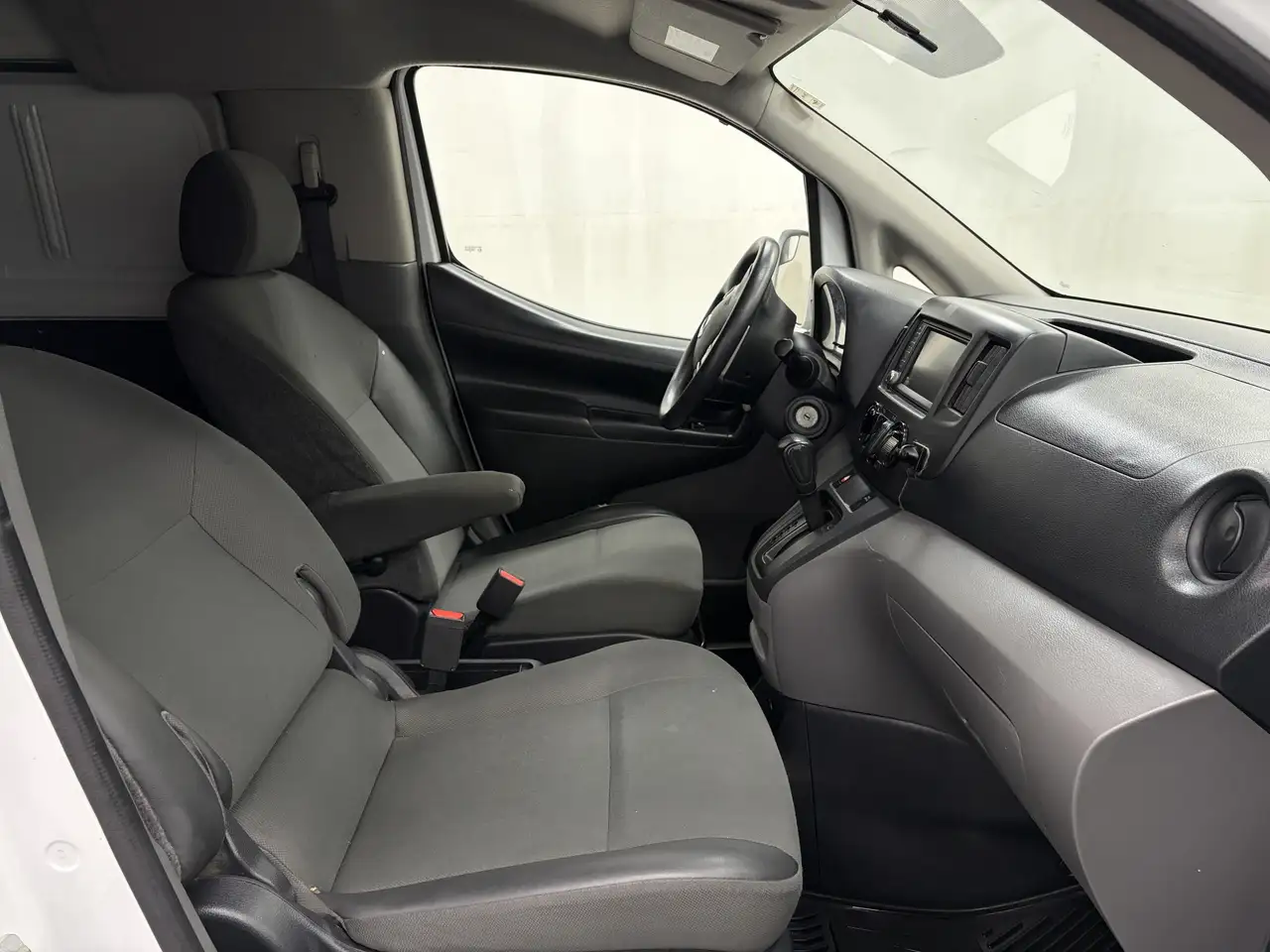 Nissan NV200 снимка Nissan NV200