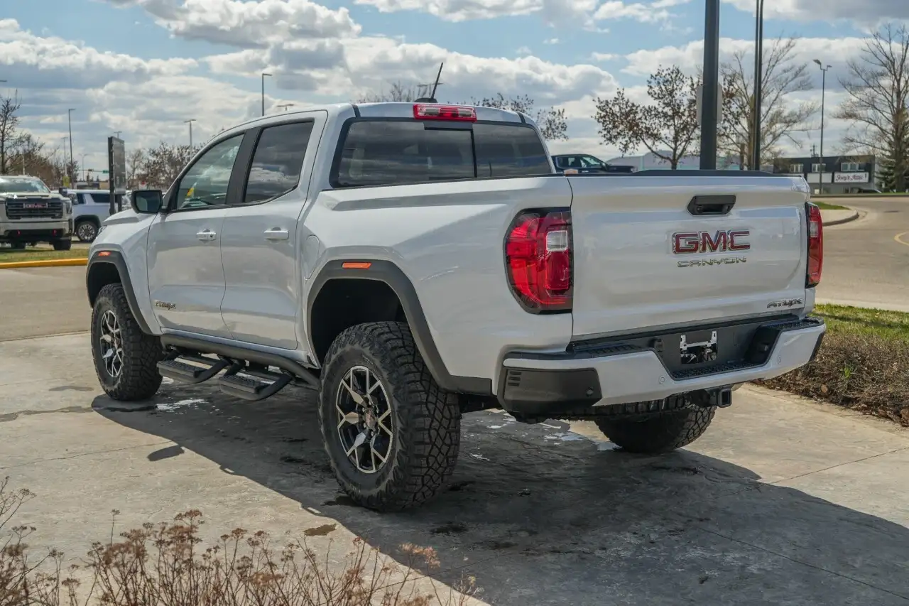 GMC Canyon снимка GMC Canyon