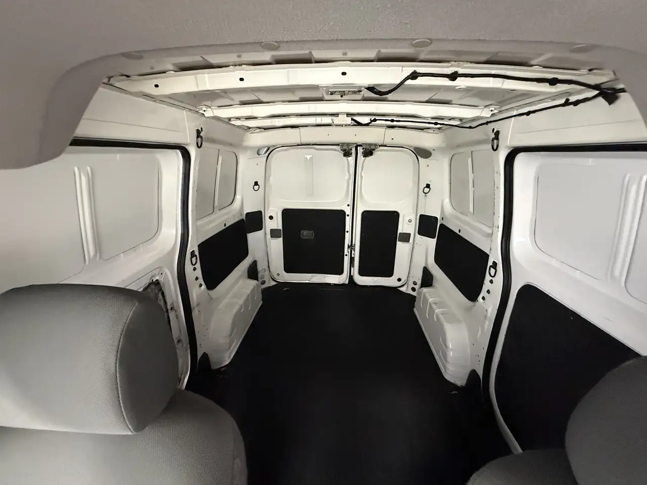 Nissan NV200 снимка Nissan NV200